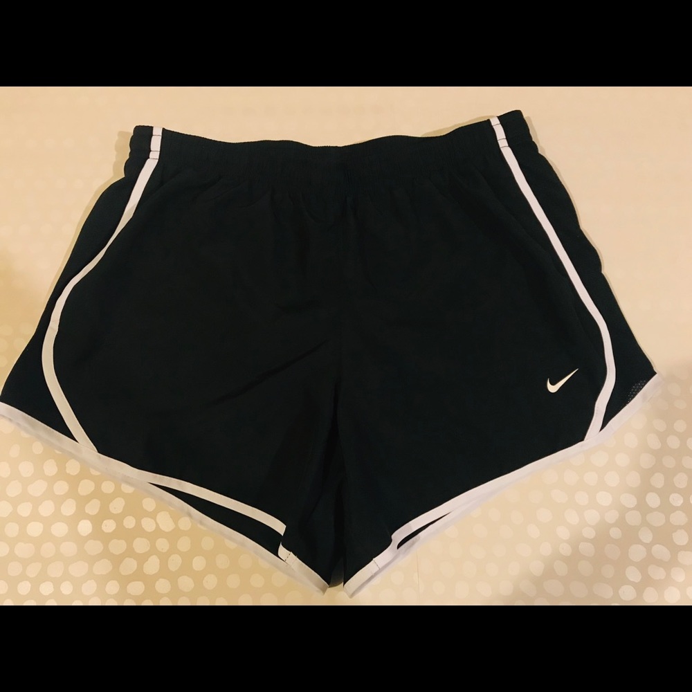 Nike girls Sz L Dri-Fit nylon shorts with liner
